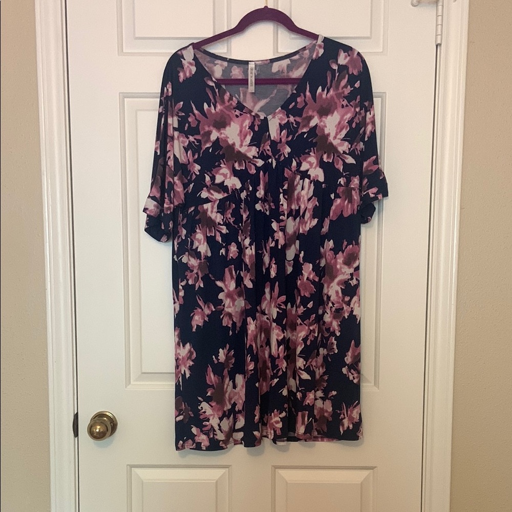 Chic Floral Dress in Pink and Navy Blue